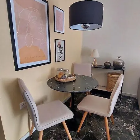 Cosy Retro Apartment